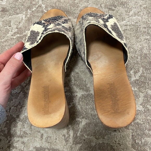 Jeffrey Campbell Size 8 Snake Leather Heel - Picture 7 of 9